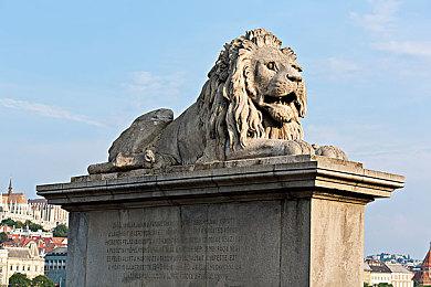 18年前的今天索尼正式推出了掌上游戏机PSP